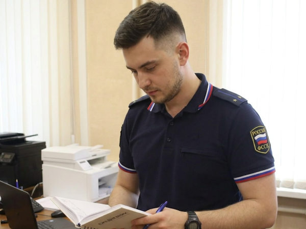 Судебные приставы Барнаула взыскали с автошколы  задолженность по зарплате.